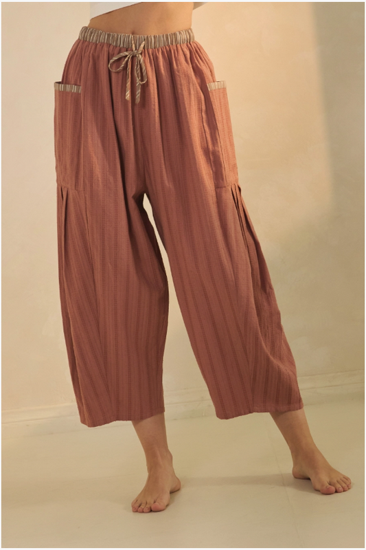 Oddi Textured Cropped Pants